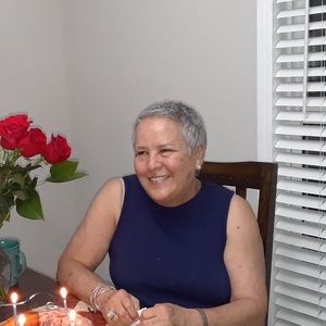 Meet your Posher, Edith